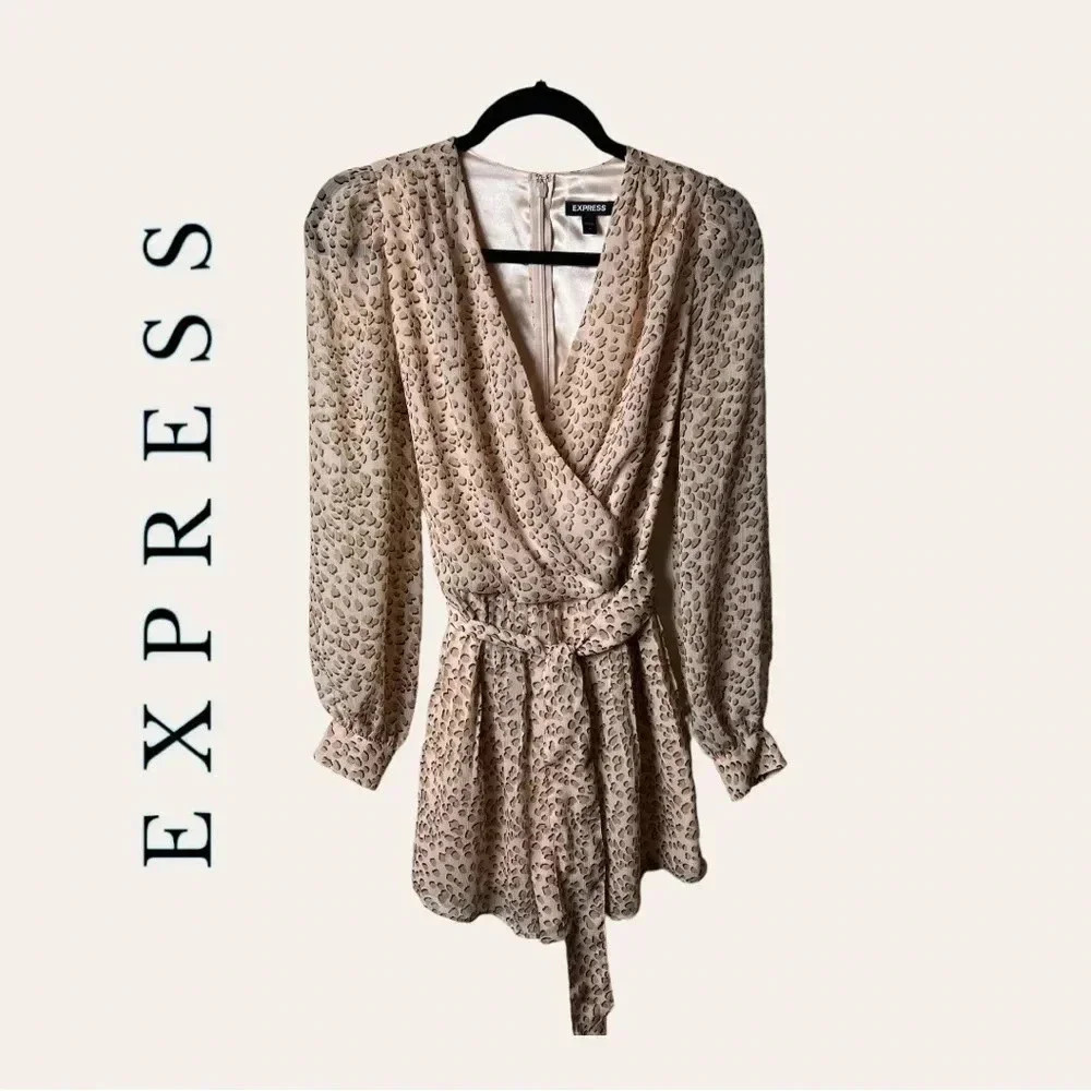 0462W. EXPRESS ROMPER WITH‎ A WAIST TIE SIZE XSMALL LEOPARD PRINT TAN IN COLOR